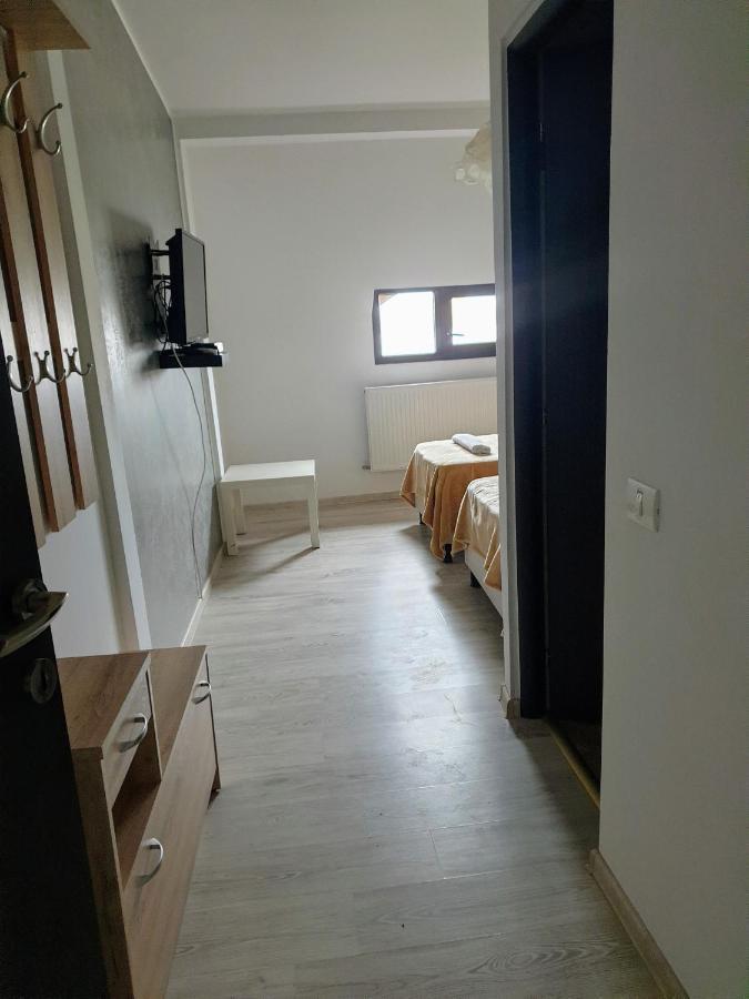 Hotel Queen Букурещ Екстериор снимка