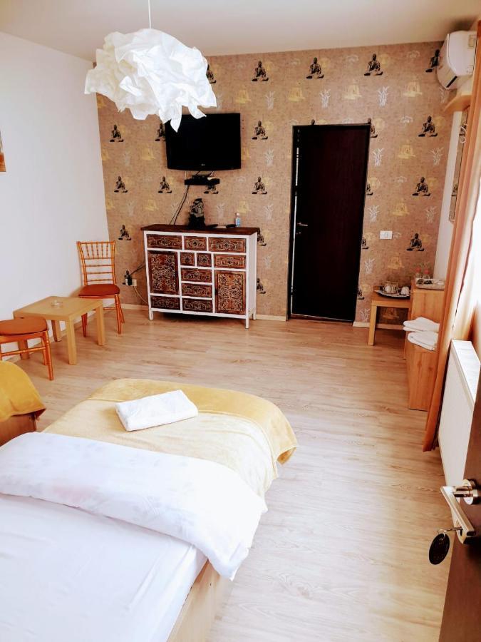 Hotel Queen Букурещ Екстериор снимка